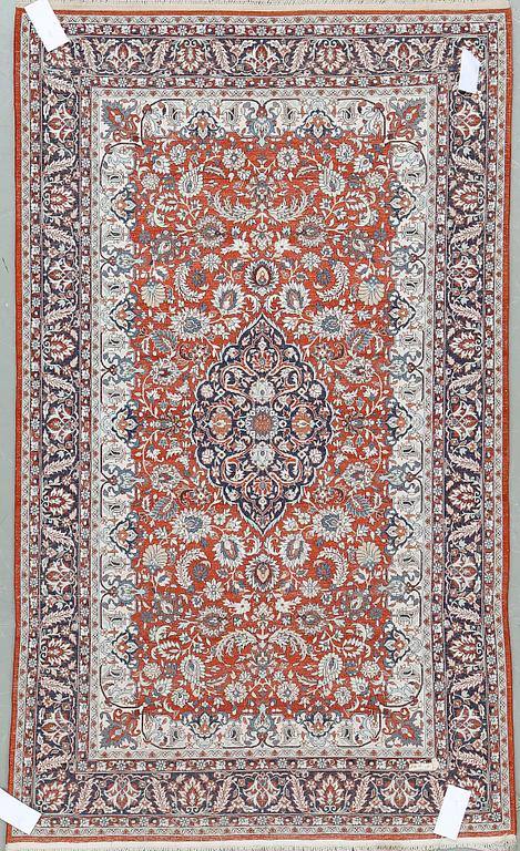 MATTA, old silke Kashmir. Ca 155,5 x 92,5 cm.