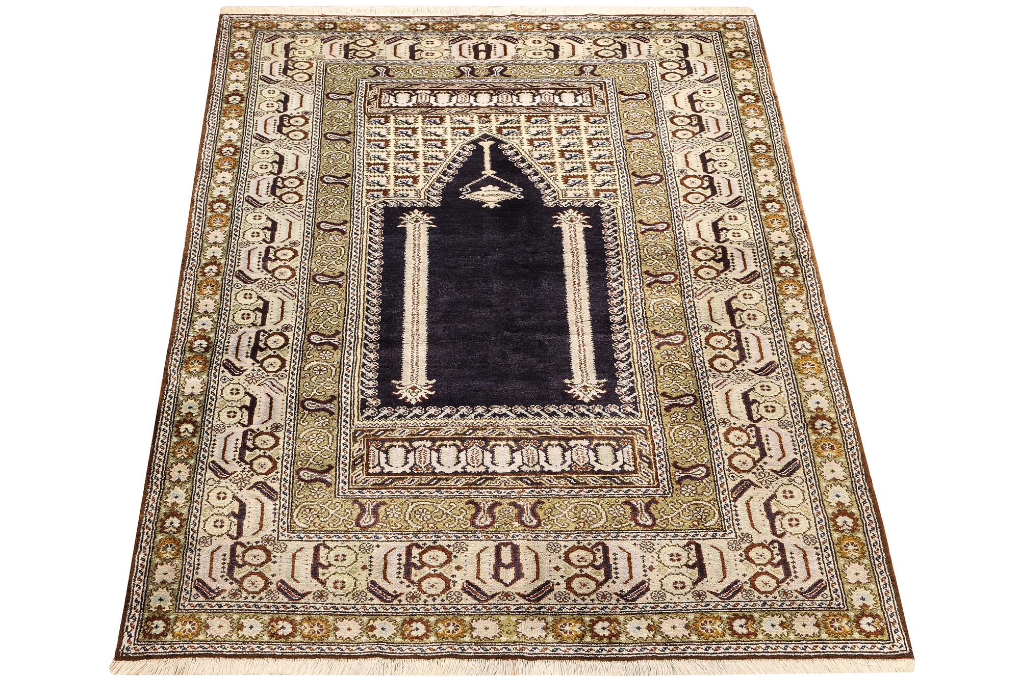 Matta, Kayseri, silke, ca 183 x 122 cm.