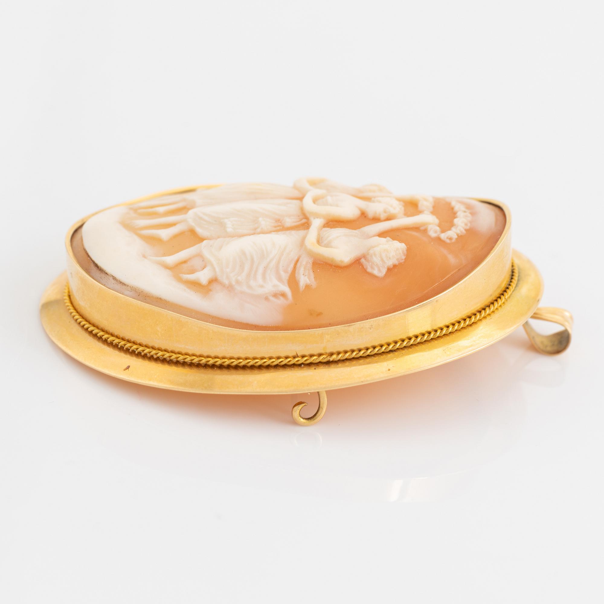 Camébrosch/hänge,  18K guld och snäckskalscamé.