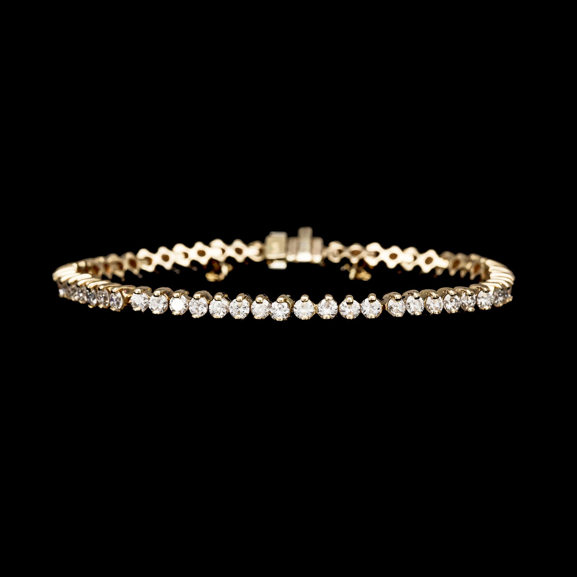BRACELET, 60 brilliant cut diamonds, tot. app. 4.81 cts.