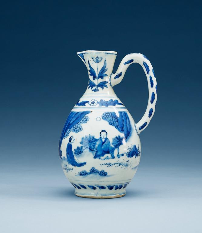 A blue and white transitional ewer, 17th Century.