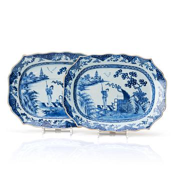 1081. A pair of blue and white serving dishes, Qing dynasty, Qianlong (1736-95).