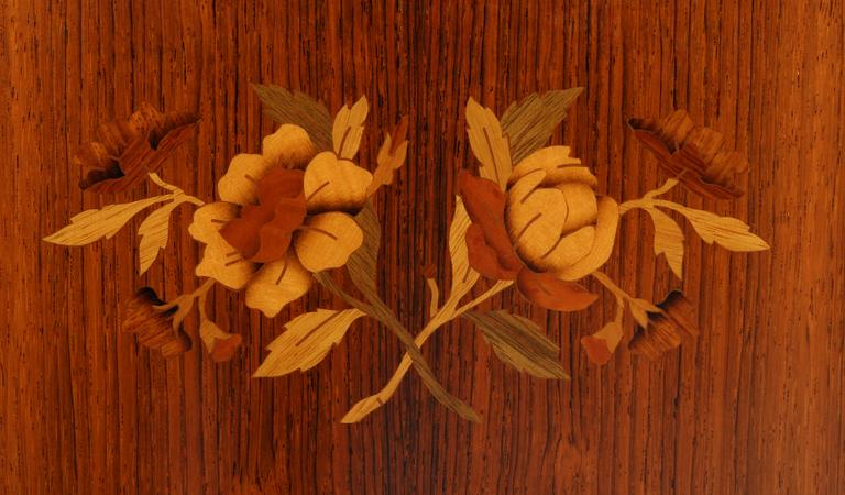 VITRINSKÅP, Louis XV-stil, 1900-tal.