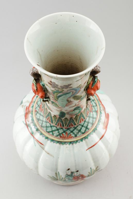 VAS, porslin, Kina, sannolikt 1900-tal.