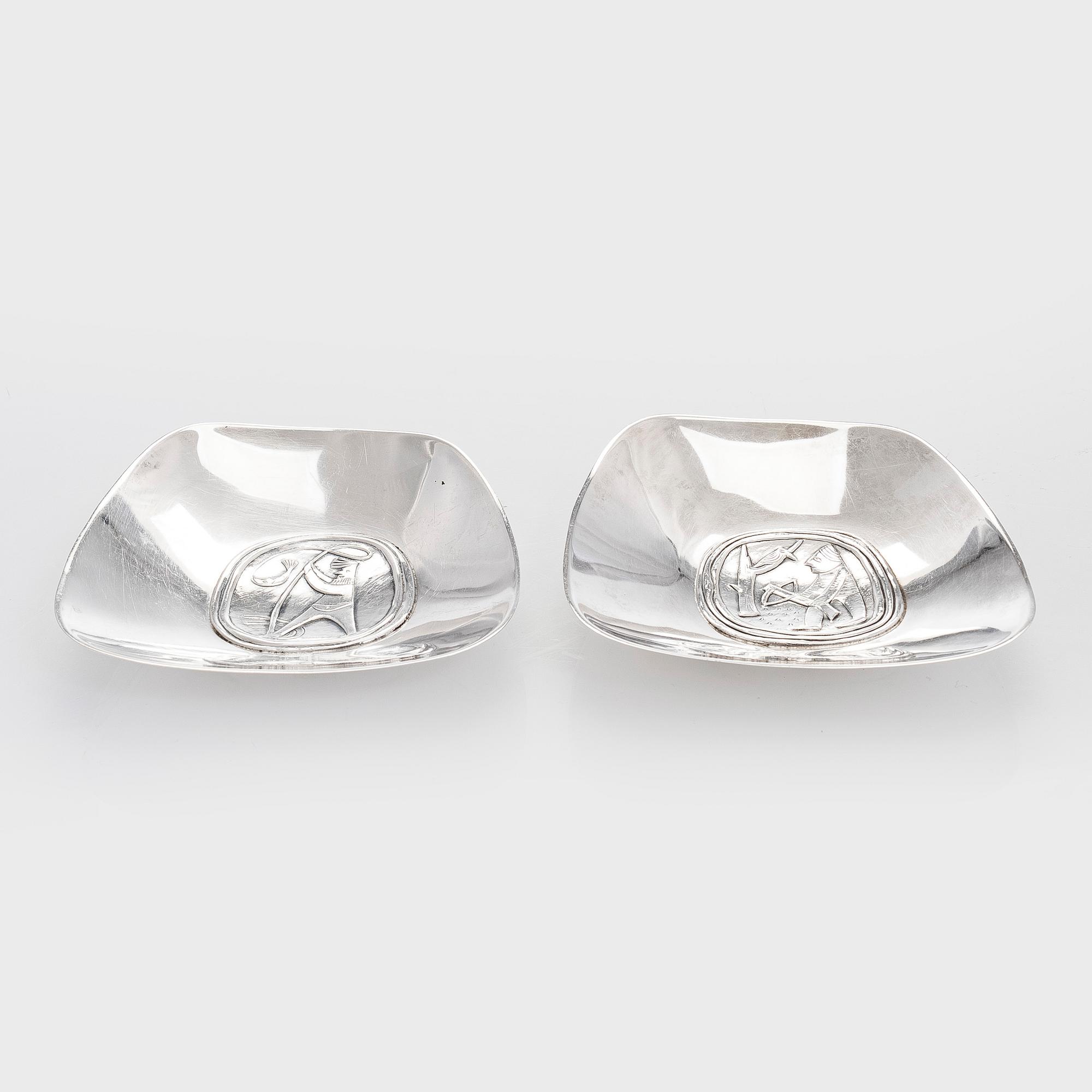 Two 1950s silver dishes, Hopeatehdas oy, Helsinki 1958.