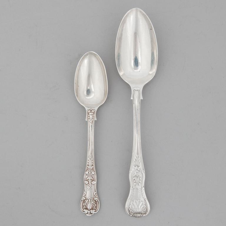 SKEDAR, 6+6, silver, "Engelsk snäck (Queens pattern)", London 1800-tal. Tot ca 670 gram.