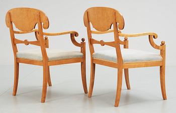 KARMSTOLAR, ett par, Karl-Johan stil, 1900-talets första hälft.