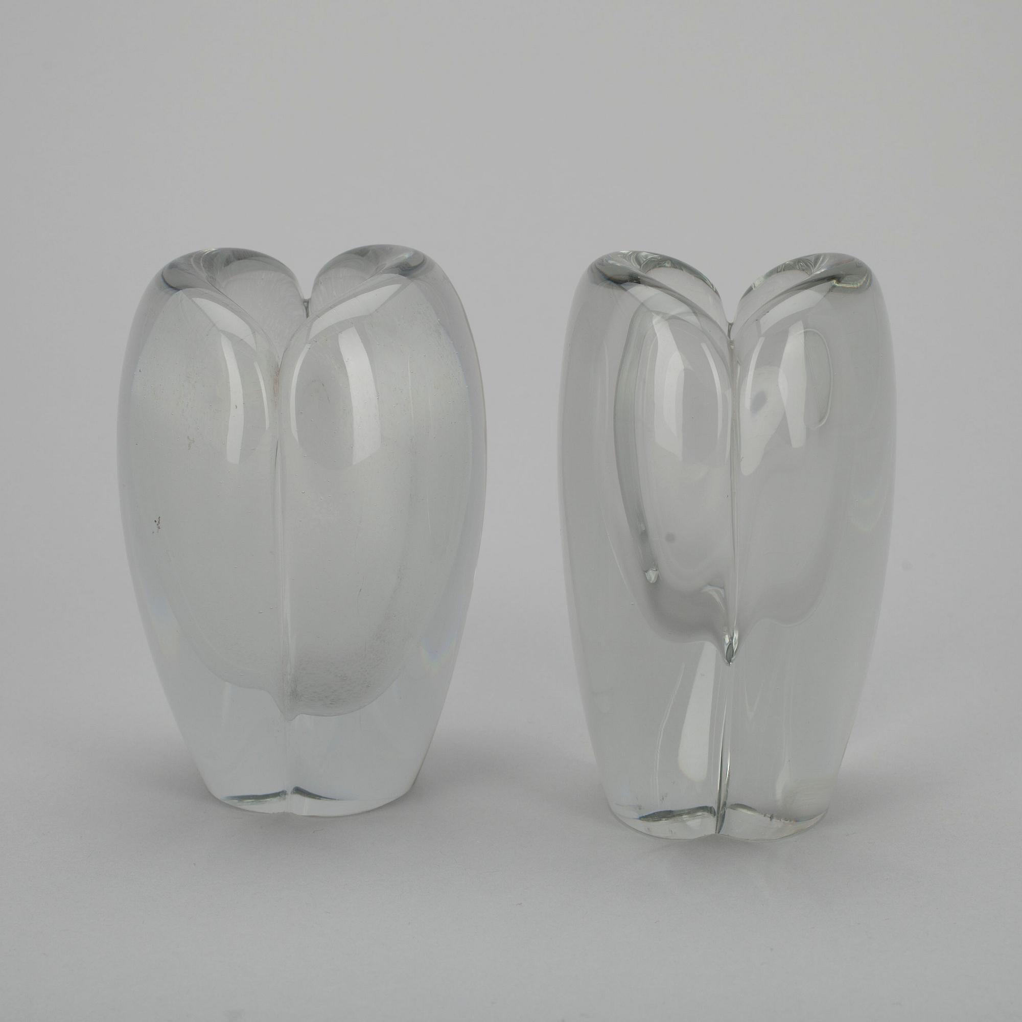 VASER, 2 st, glas, signerade K. Franck Nuutajärvi Notsjö -57 resp. 58.