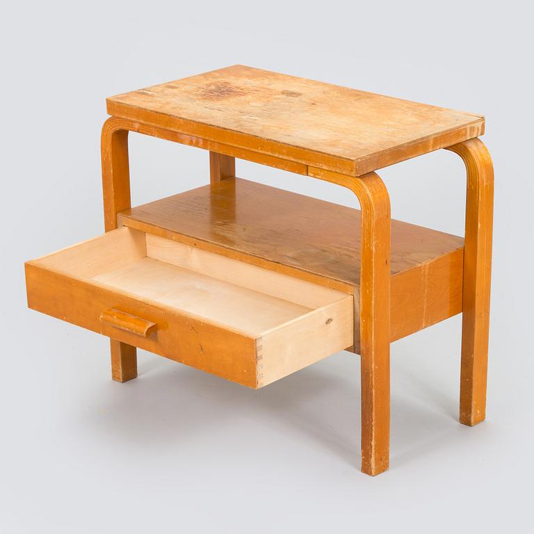 Alvar Aalto, bord / sidobord, modell 87, för O.Y. Huonekalu- ja Rakennustyötehdas A.B. tidigt 1950-tal.