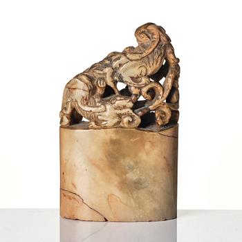 Two seal stamps, soapstone and blanc de chine. Qing dynasty 18th/19th century.