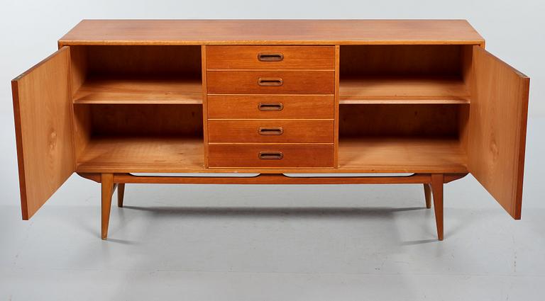 SIDEBOARD, 1900-talets tredje kvartal.