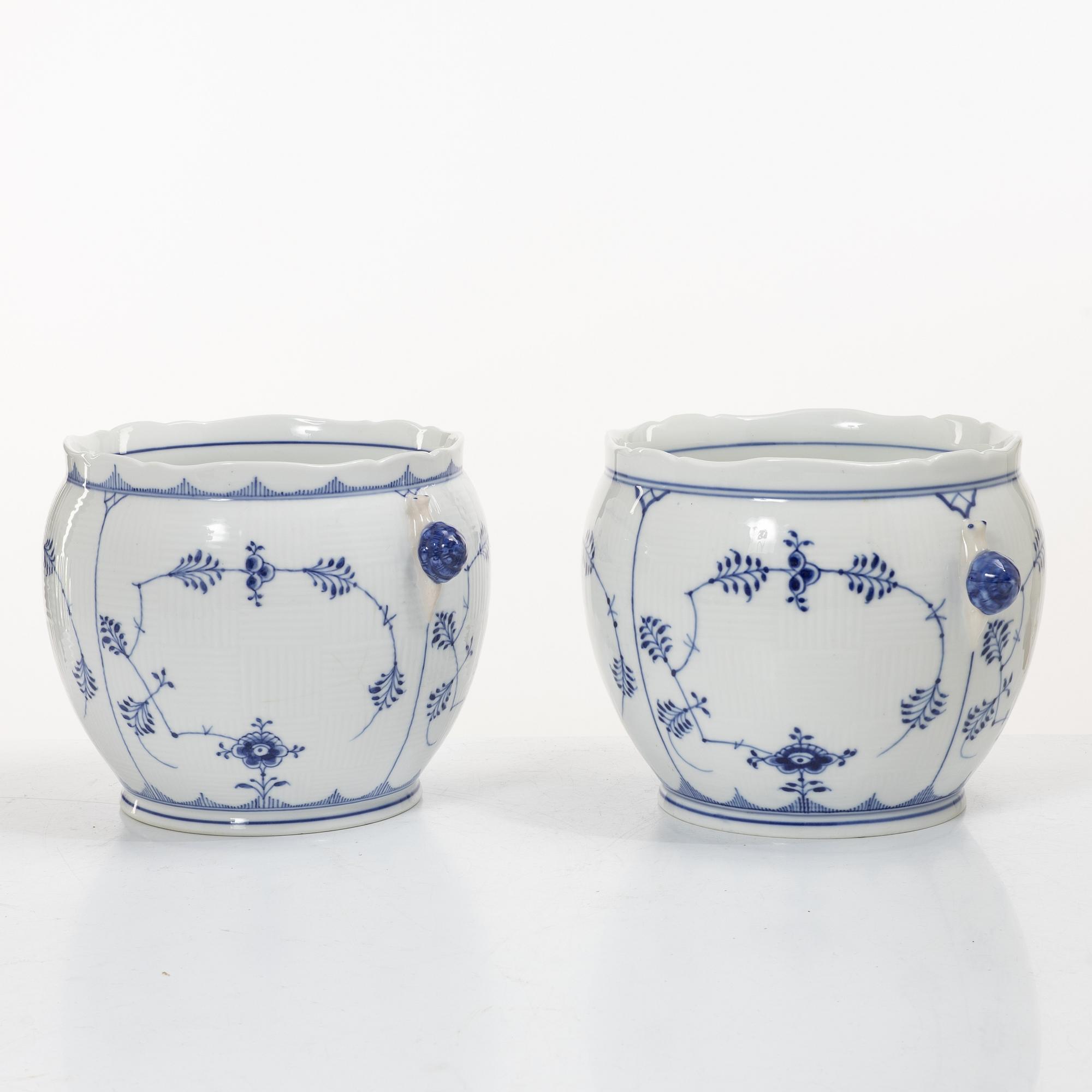 Royal Copenhagen, Outer sleeves, a pair, porcelain, "Musselmalet", model no. 126.