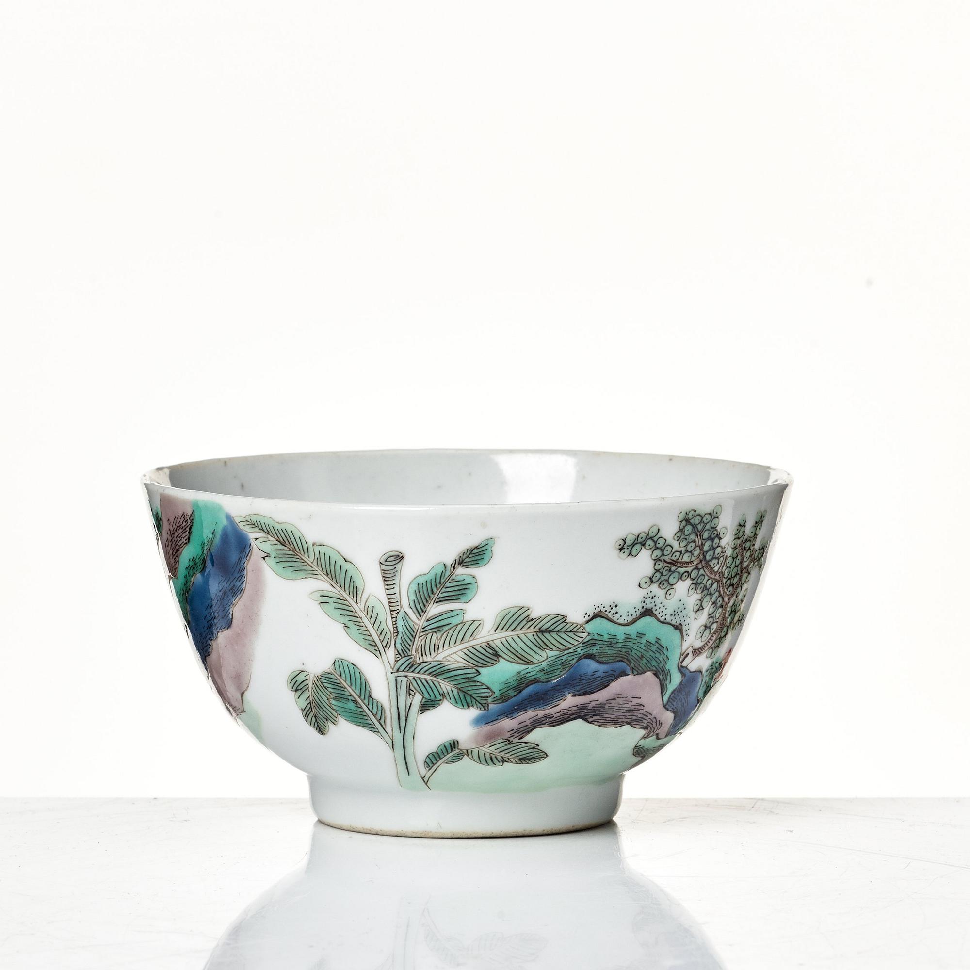 A famille verte cup, Qing dynasty, Kangxi (1662-1722).
