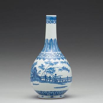 A blue and white bottle vase, Qing dynasty, Guangxu mark and period (1874-1908).