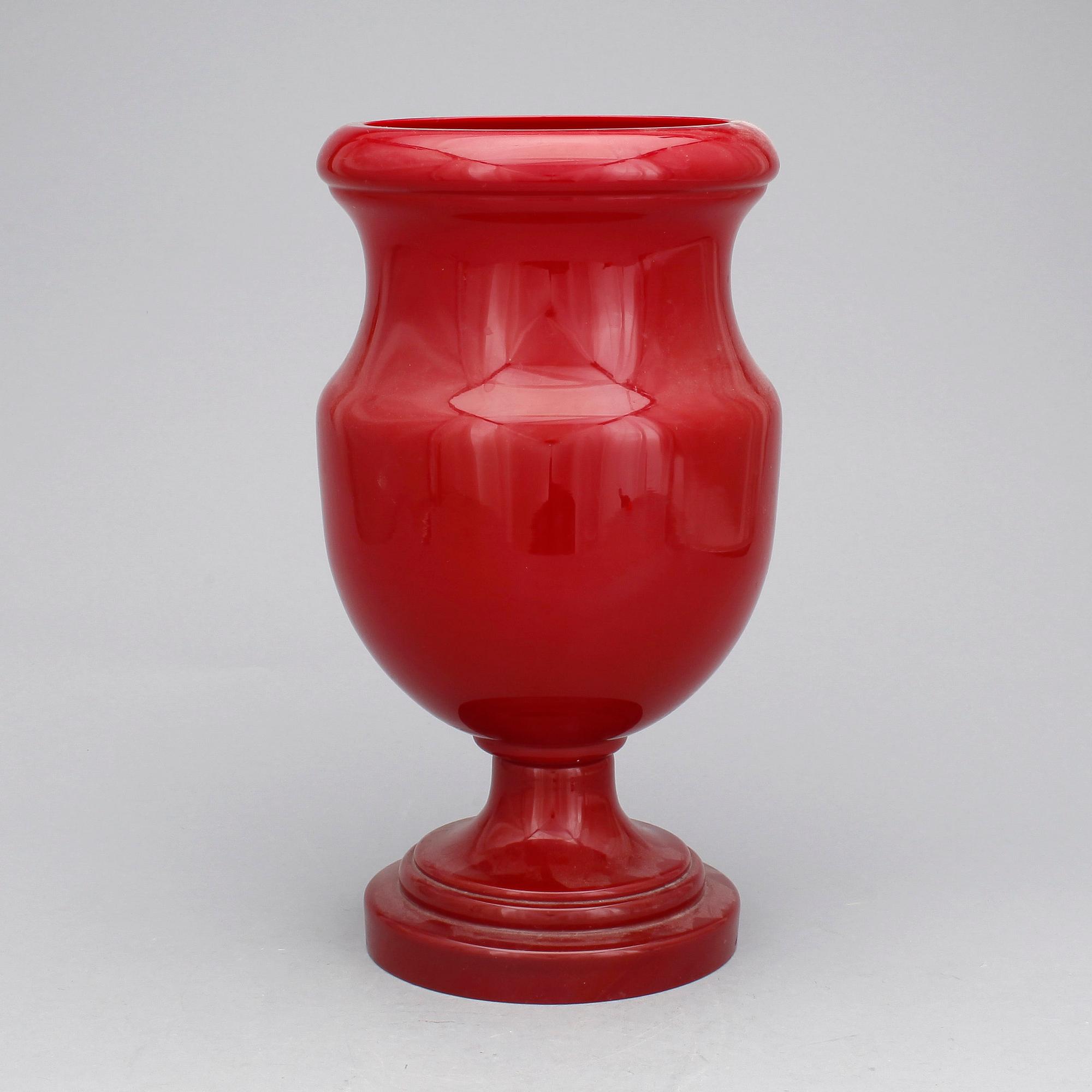 URNA, glas, modern tillverkning.