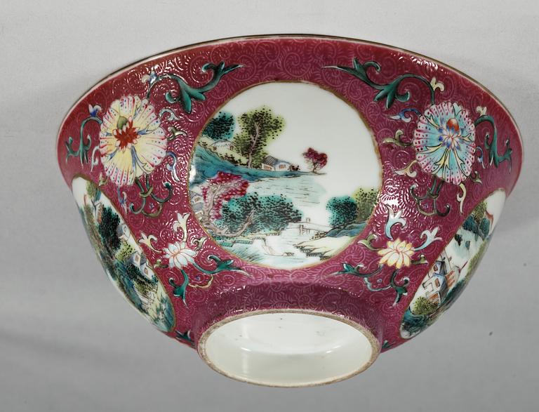 A famille rose 'sgrafitto' bowl, late Qing dynasty.