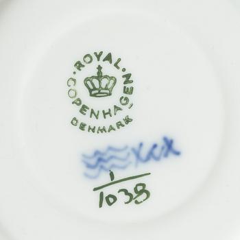 Royal Copenhagen 9 service pieces.