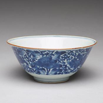 A blue and white bowl, Qing dynasty, early 18th century.