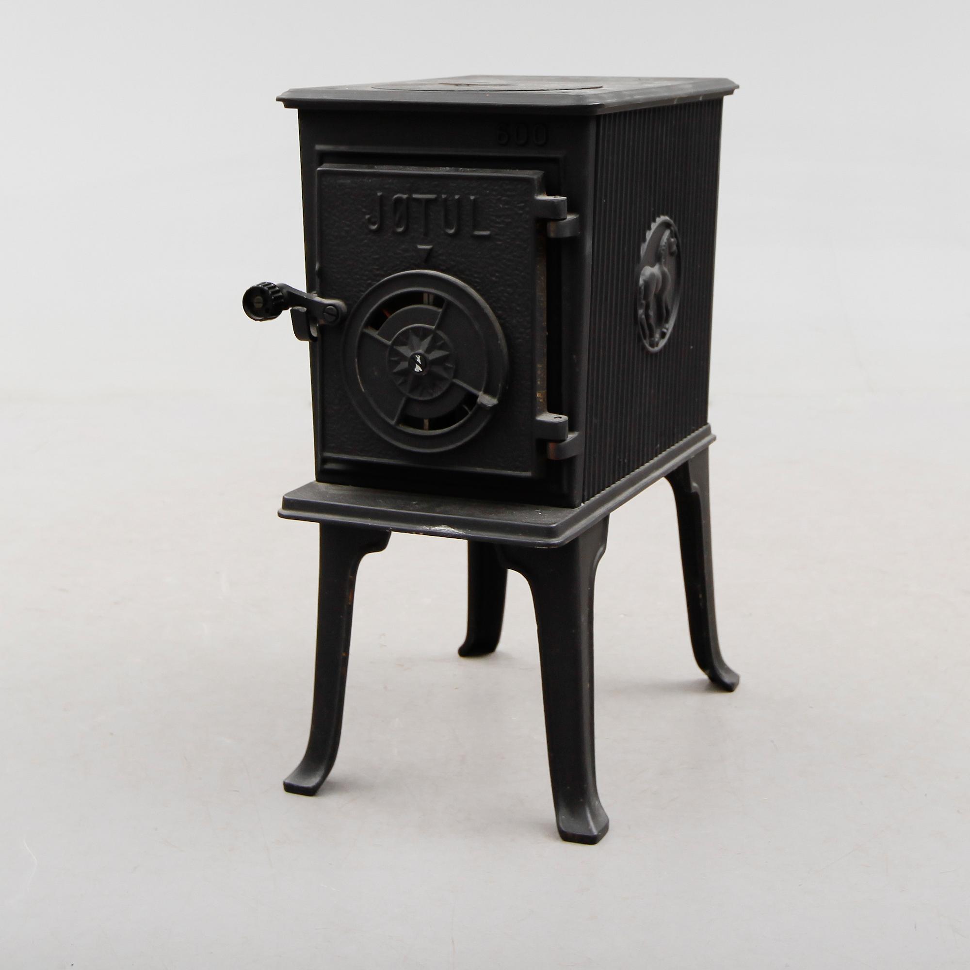 KAMIN, Jotul, 1900-tal.