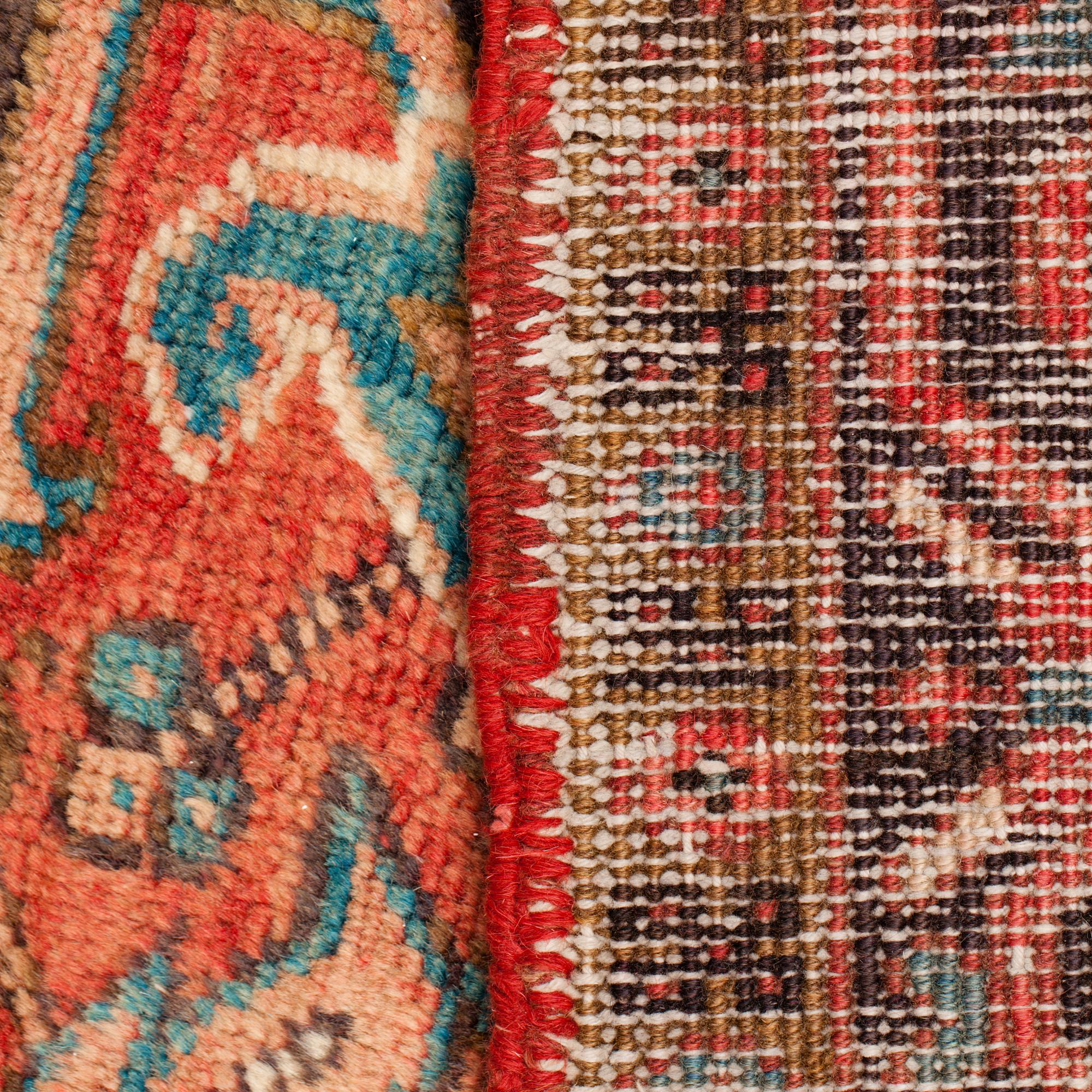 MATTA, Heriz, old. Ca 370x280 cm.