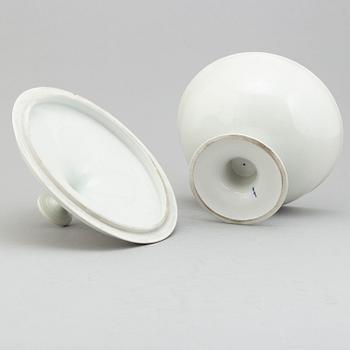 A Berlin tureen with cover, 19th century.