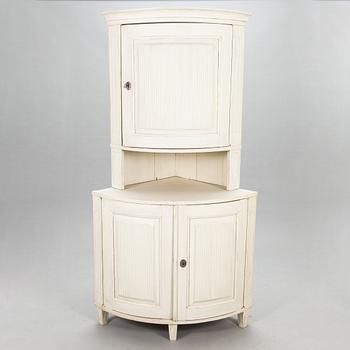 A Gustavian corner cabinet, late 18th century.