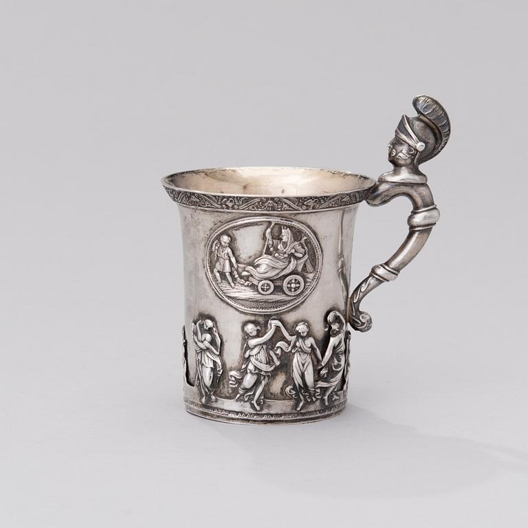 A RUSSIAN SILVER MUG, silver, P.Muller, St:Petersburg 1830.