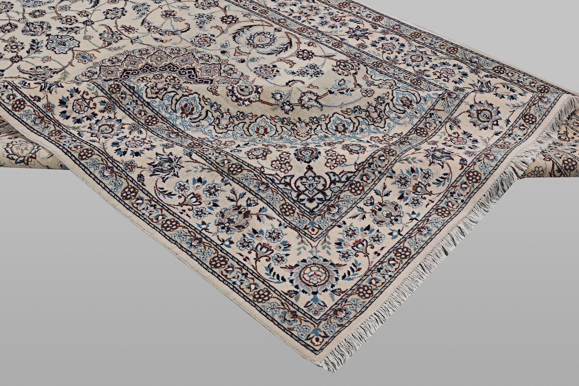 Matta, Nain, part silk, 9 laa, ca 302 x 203 cm.