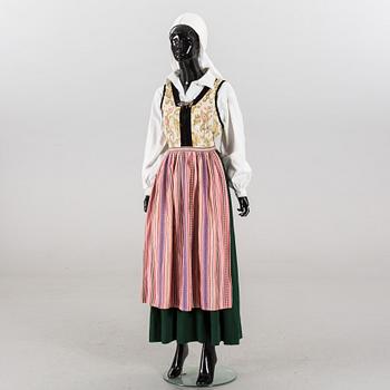 HÄRADSDRÄKT Färs o Frosta, 1900-talets andra hälft.
