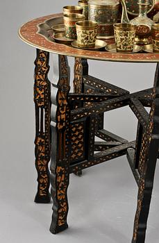 RÖKBORD med TILLBEHÖR, orientaliskt, 1900-tal.