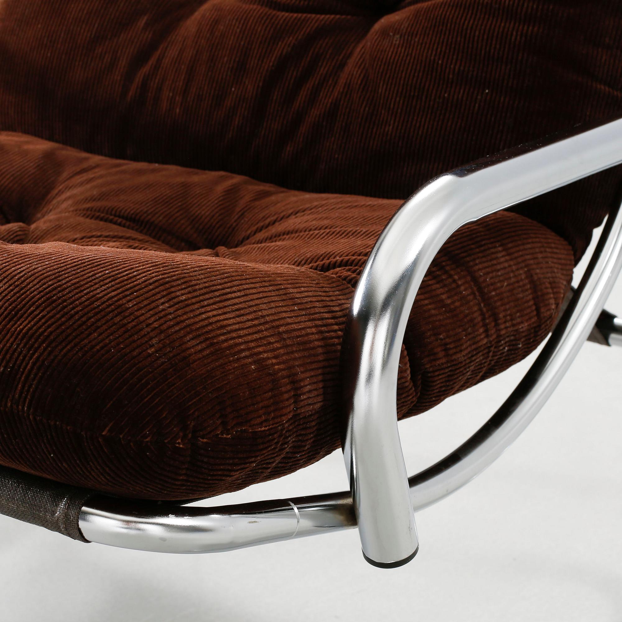 A 1970s armchair.