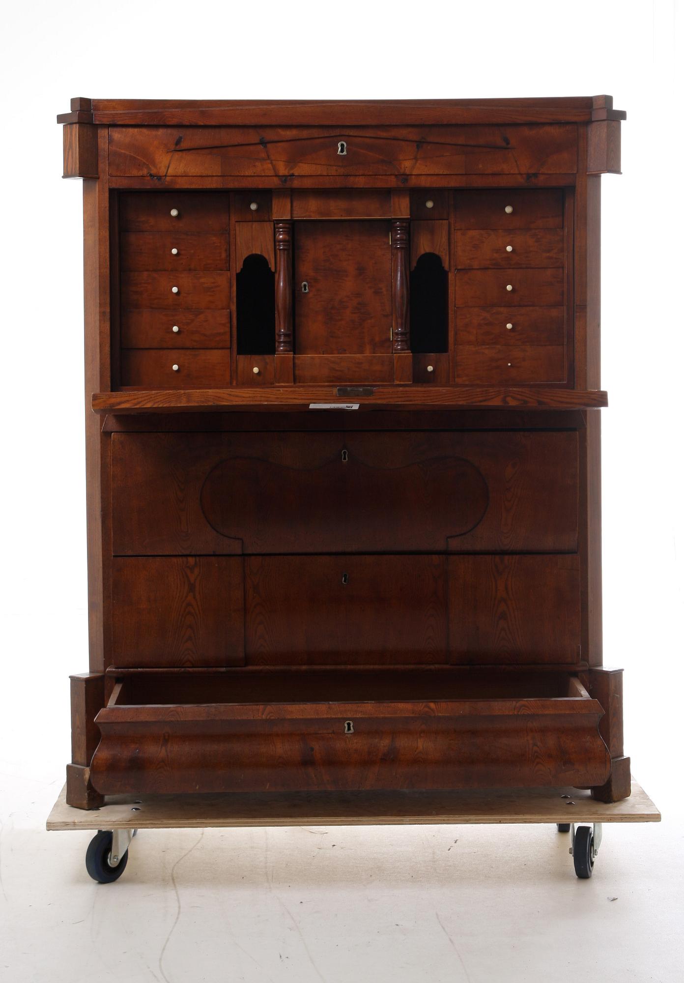 CHIFFONJÉ, 1800-tal.