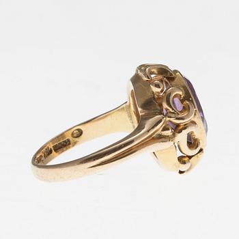 RING, 18k, guld, Sverige 1940, ametist, total vikt 5,7 g.