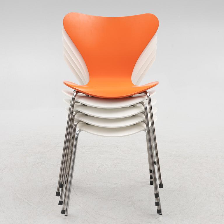 Arne Jacobsen, stolar 5 st, "Sjuan" för Fritz Hansen Danmark, 2011.