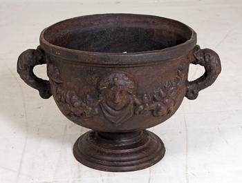 TRÄDGÅRDSURNA, gjutjärn, 1900-tal.