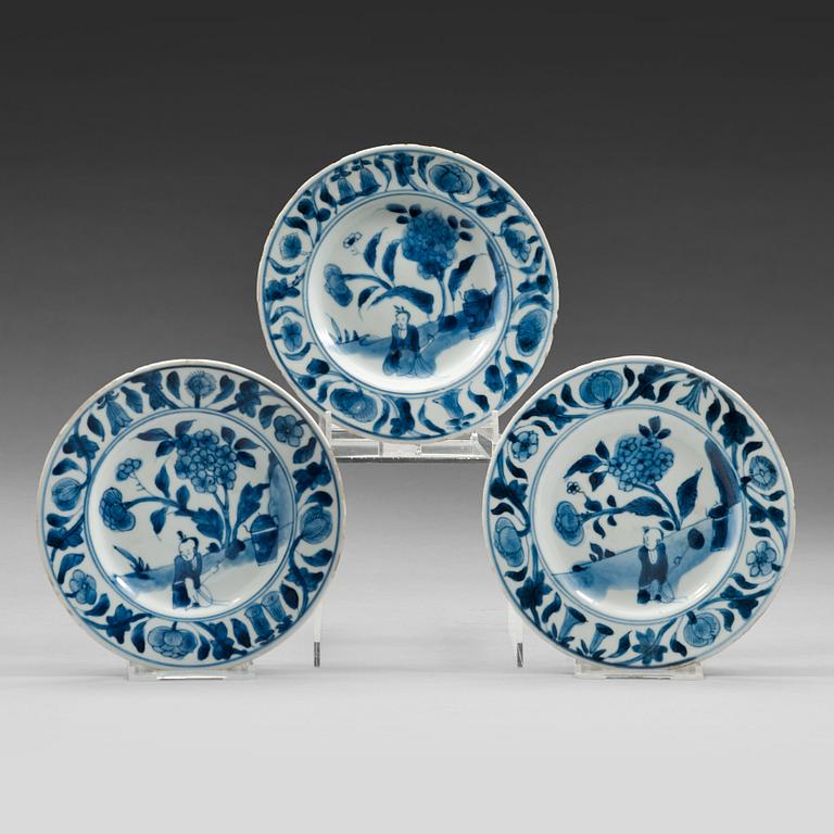 FAT, tre stycken, porslin, Transition, 1600-tal.