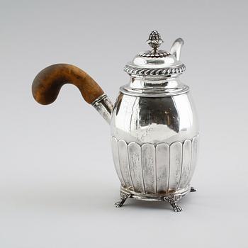 CHOKLADKANNA, silver, Gustaf Theodor Folcker, Stockholm 1836. Vikt ca 321 gram.