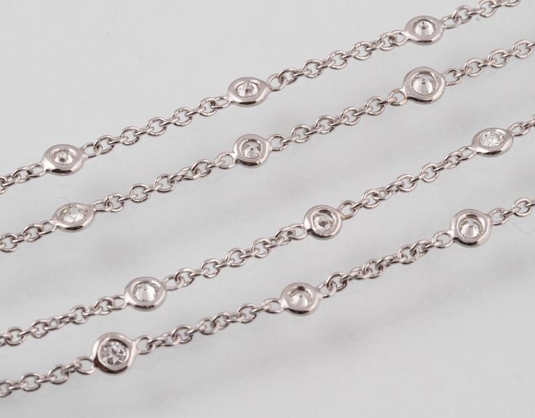 COLLIER, 18K vitguld med 24 briljantslipade diamanter ca 1.02 ct. Vikt 4,4 gram.
