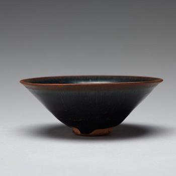 A temmoku glazed bowl, Song dynasty (960-1279).