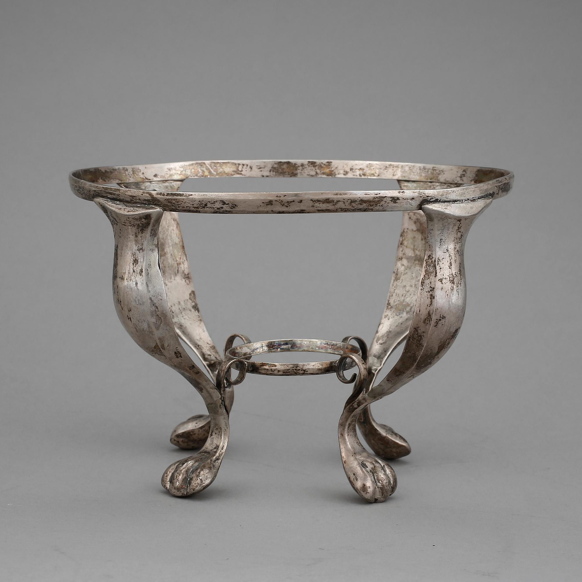 KORGAR, STÄLL och BRICKA, 4 delar, bla silverhalt 800, Tyskland omkring år 1900. Total vikt ca 1155 gram.