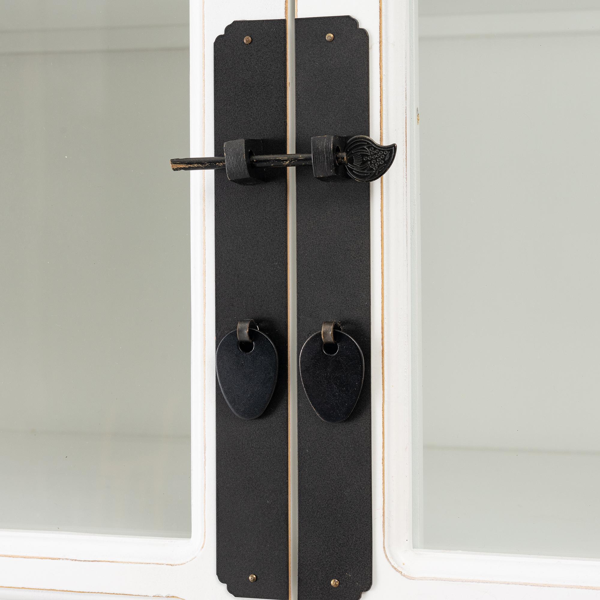 Contemporary display cabinet.