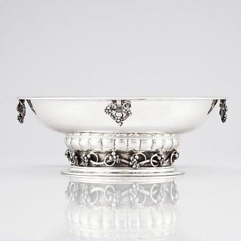 Georg Jensen, an 830/1000 silver centerpiece with grapes, Copenhagen 1919, design nr 296, also designed in 1919.