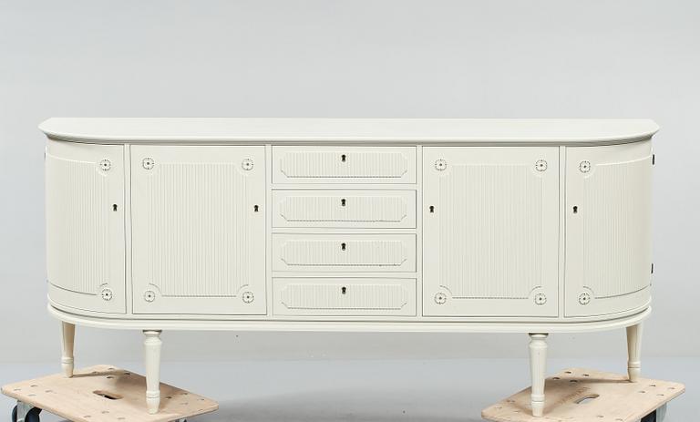 SIDEBOARD, gustaviansk stil, 1900-talets andra hälft.