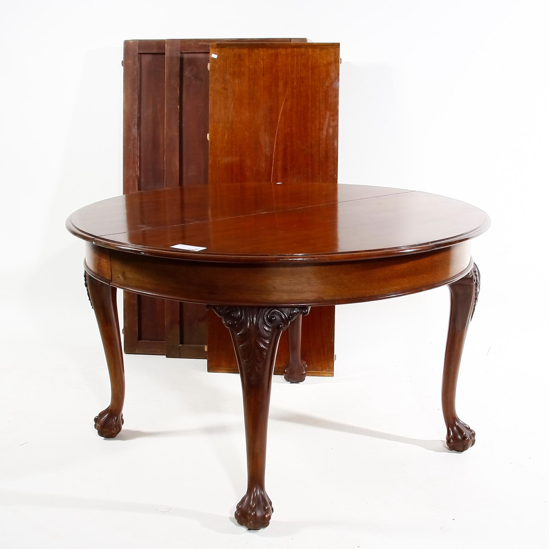 MATSALGRUPP, 9 delar. Chippendalestil.