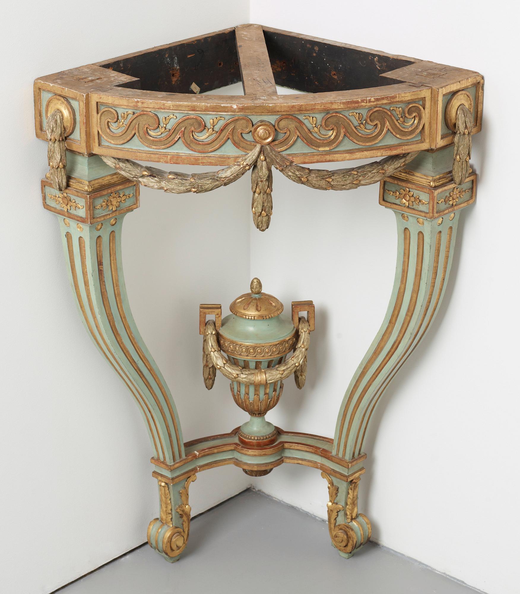 HÖRNKONSOLBORD. Möjligen ritat av Jean-Eric Rehn. Gustavianskt, 1770-tal.