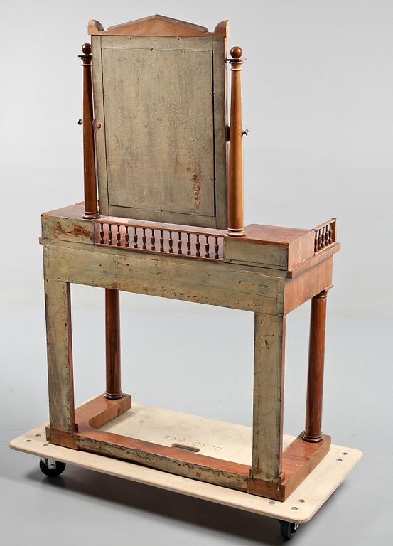 TOILETTEBORD, Karl Johan, 1800-talets första hälft.