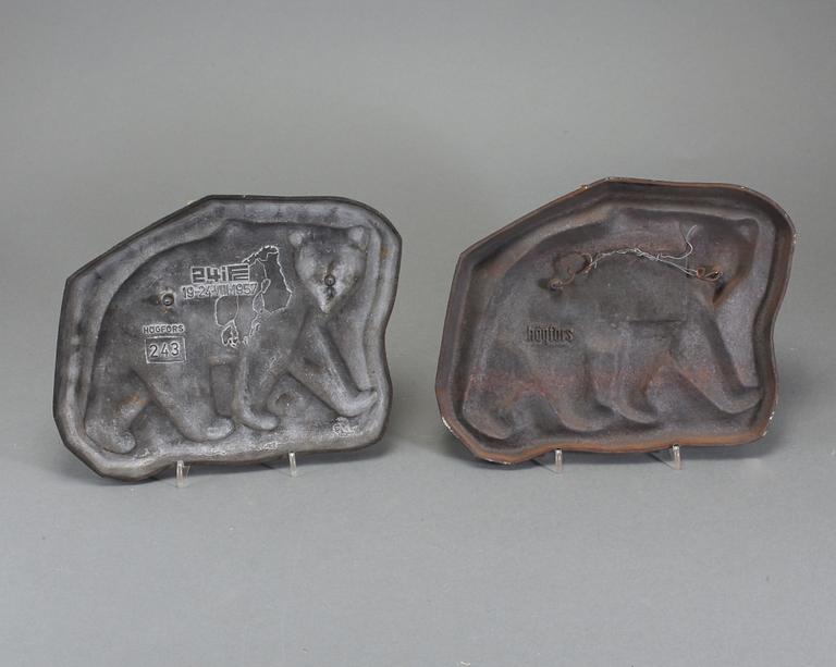 MIKAEL SCHILKIN, 2 st, reliefer, gjutjärn, Högfors, signerade och daterade -57.