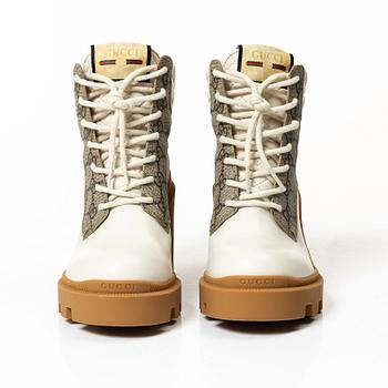 Gucci, ankle boots, size 37 1/2.