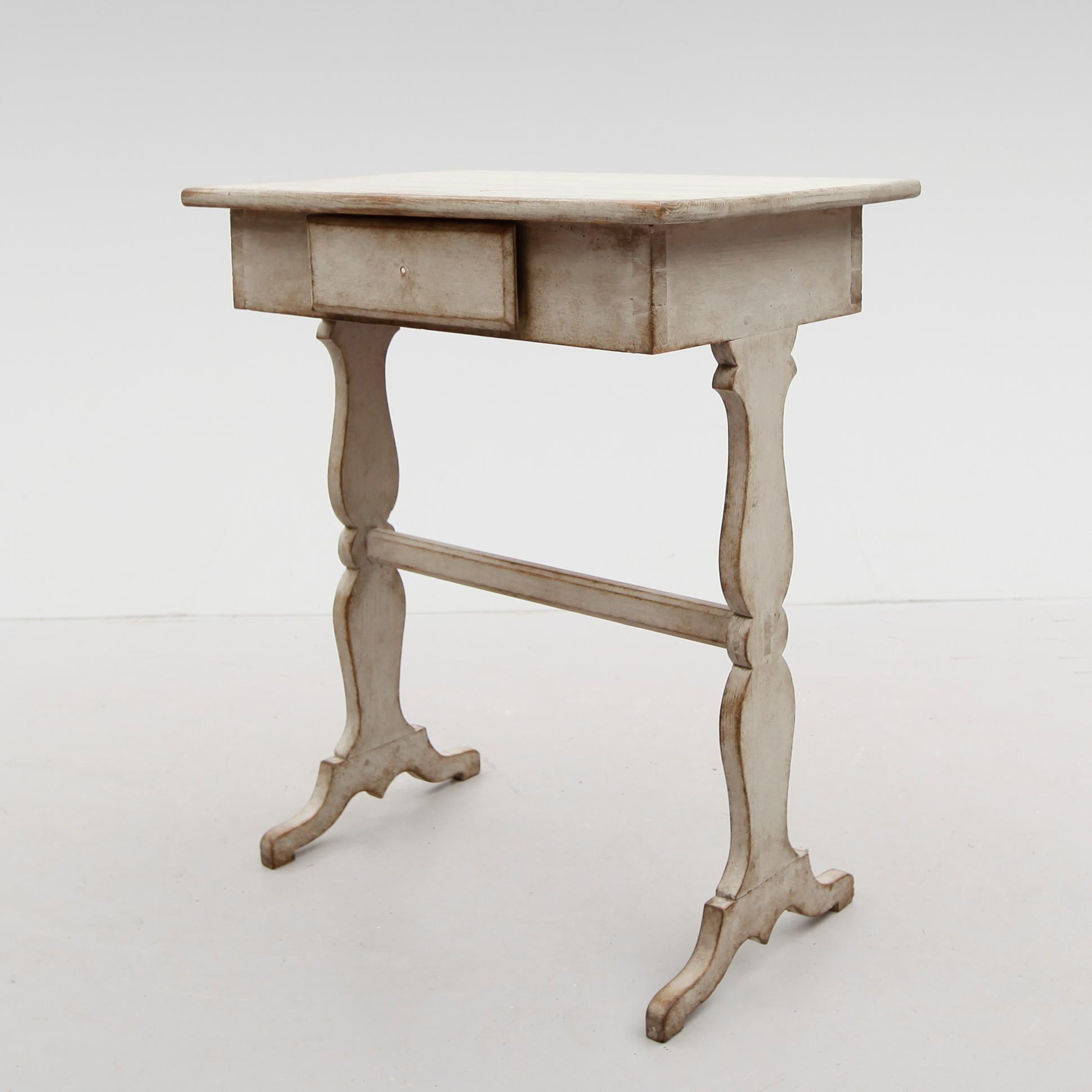 DAMARBETSBORD, 1800-talets första hälft.