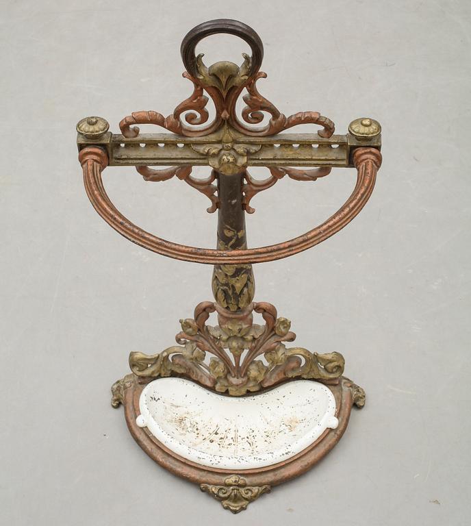 PARAPLYSTÄLL, gjutjärn, möjligen Bolinders, omkring sekelskiftet 1900.